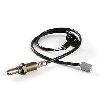 Downstream oxygen sensor with short metal body and recessed threaded section