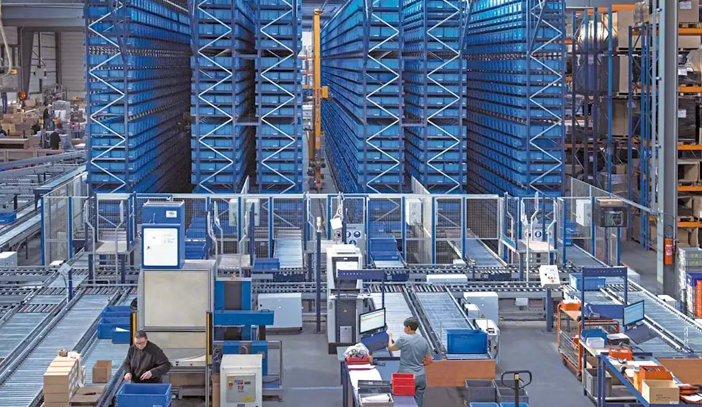 Structured warehouse and supply system image supporting OEM auto parts sourcing credibility